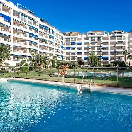 By Riva - Incredible, Stylish 2 Bedroom In Puerto Banus Gardens 아파트 마르베야