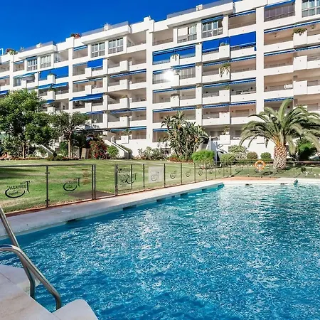 By Riva - Incredible, Stylish 2 Bedroom In Puerto Banus Gardens 마르베야