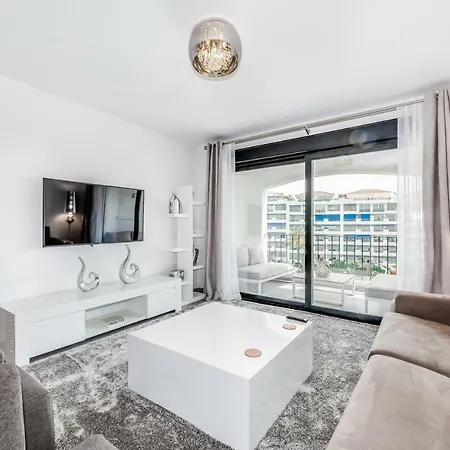 By Riva - Incredible, Stylish 2 Bedroom In Puerto Banus Gardens 아파트 마르베야