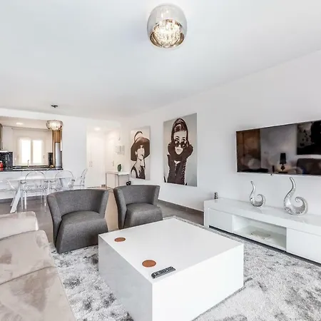 아파트 By Riva - Incredible, Stylish 2 Bedroom In Puerto Banus Gardens 마르베야