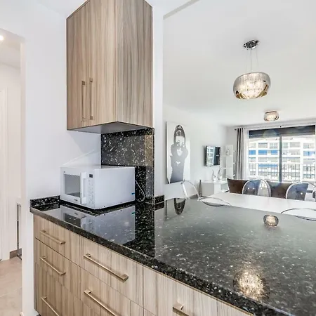 By Riva - Incredible, Stylish 2 Bedroom In Puerto Banus Gardens 아파트