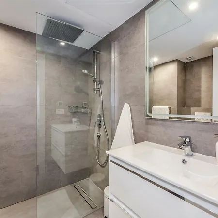 Апартаменты By Riva - Incredible, Stylish 2 Bedroom In Puerto Banus Gardens *